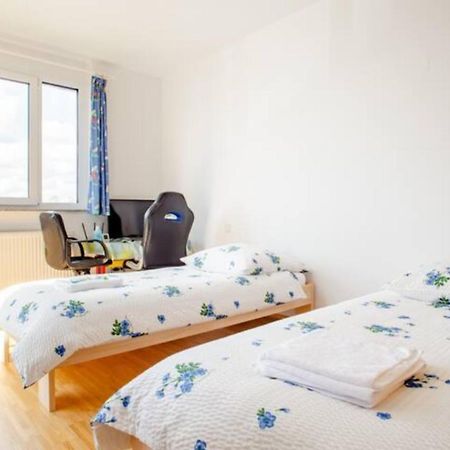 Beautiful Room With Balcony Direction To Messe Hannover Exteriör bild