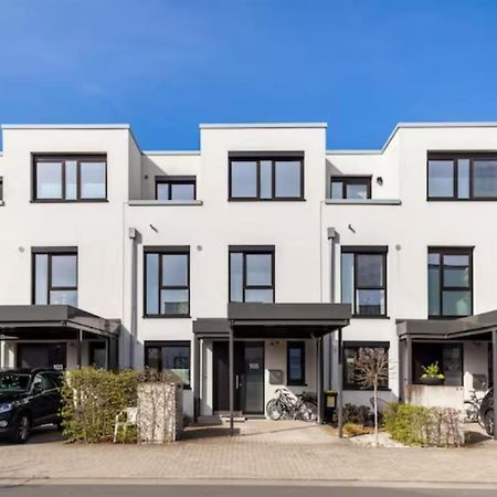 Beautiful Room With Balcony Direction To Messe Hannover Exteriör bild
