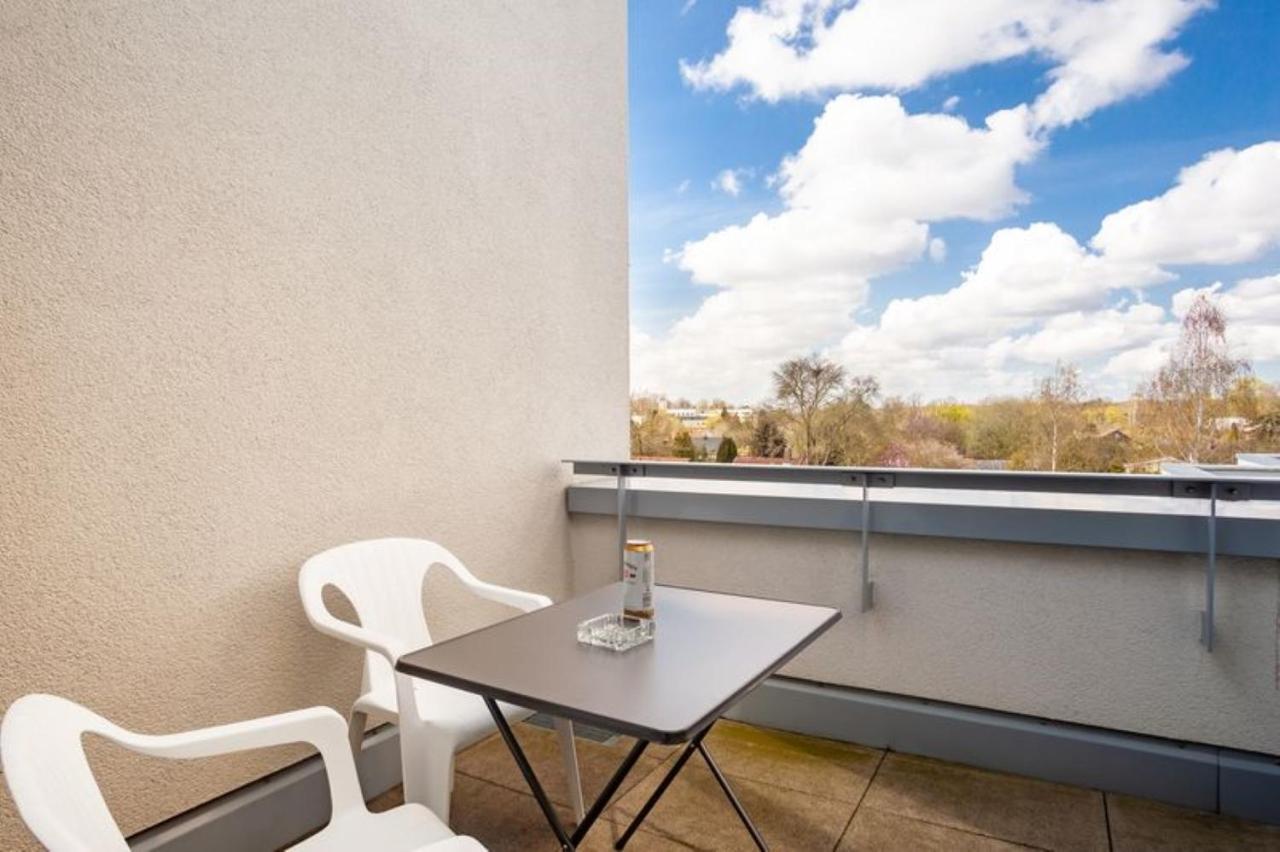 Beautiful Room With Balcony Direction To Messe Hannover Exteriör bild