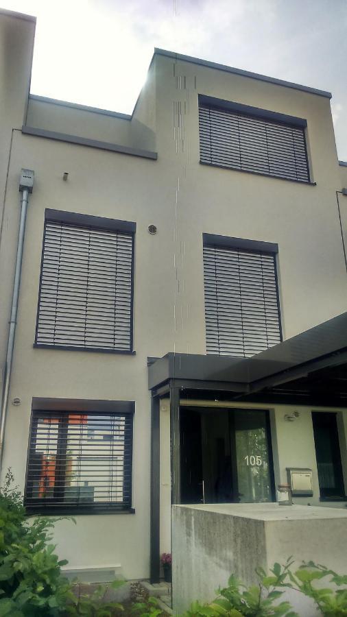 Beautiful Room With Balcony Direction To Messe Hannover Exteriör bild