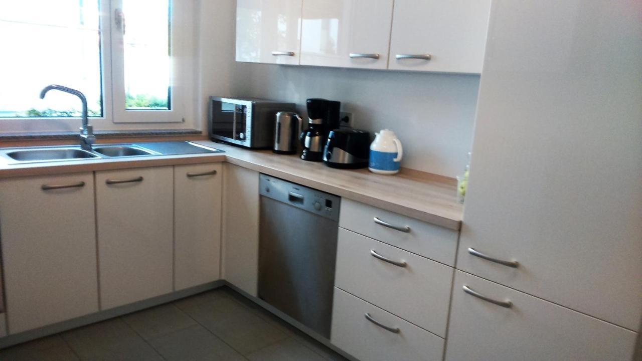Beautiful Room With Balcony Direction To Messe Hannover Exteriör bild