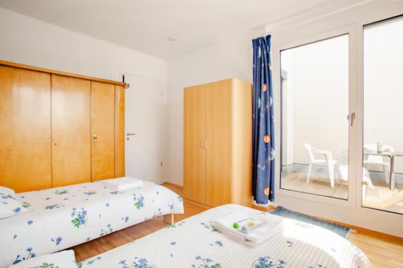 Beautiful Room With Balcony Direction To Messe Hannover Exteriör bild