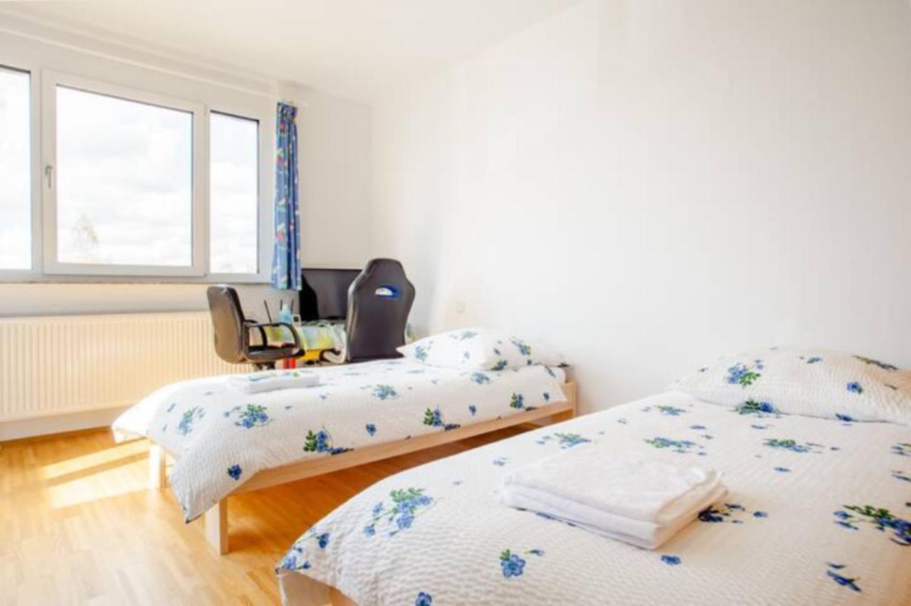 Beautiful Room With Balcony Direction To Messe Hannover Exteriör bild
