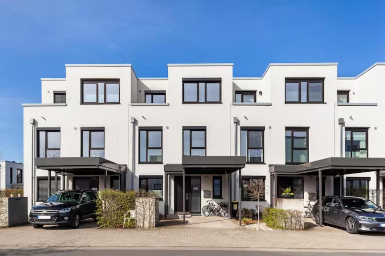 Beautiful Room With Balcony Direction To Messe Hannover Exteriör bild